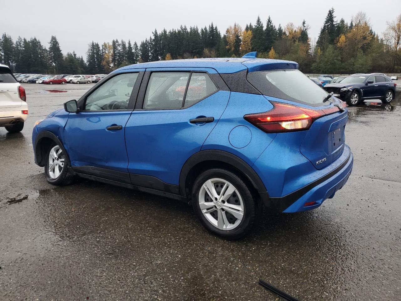 NISSAN KICKS S