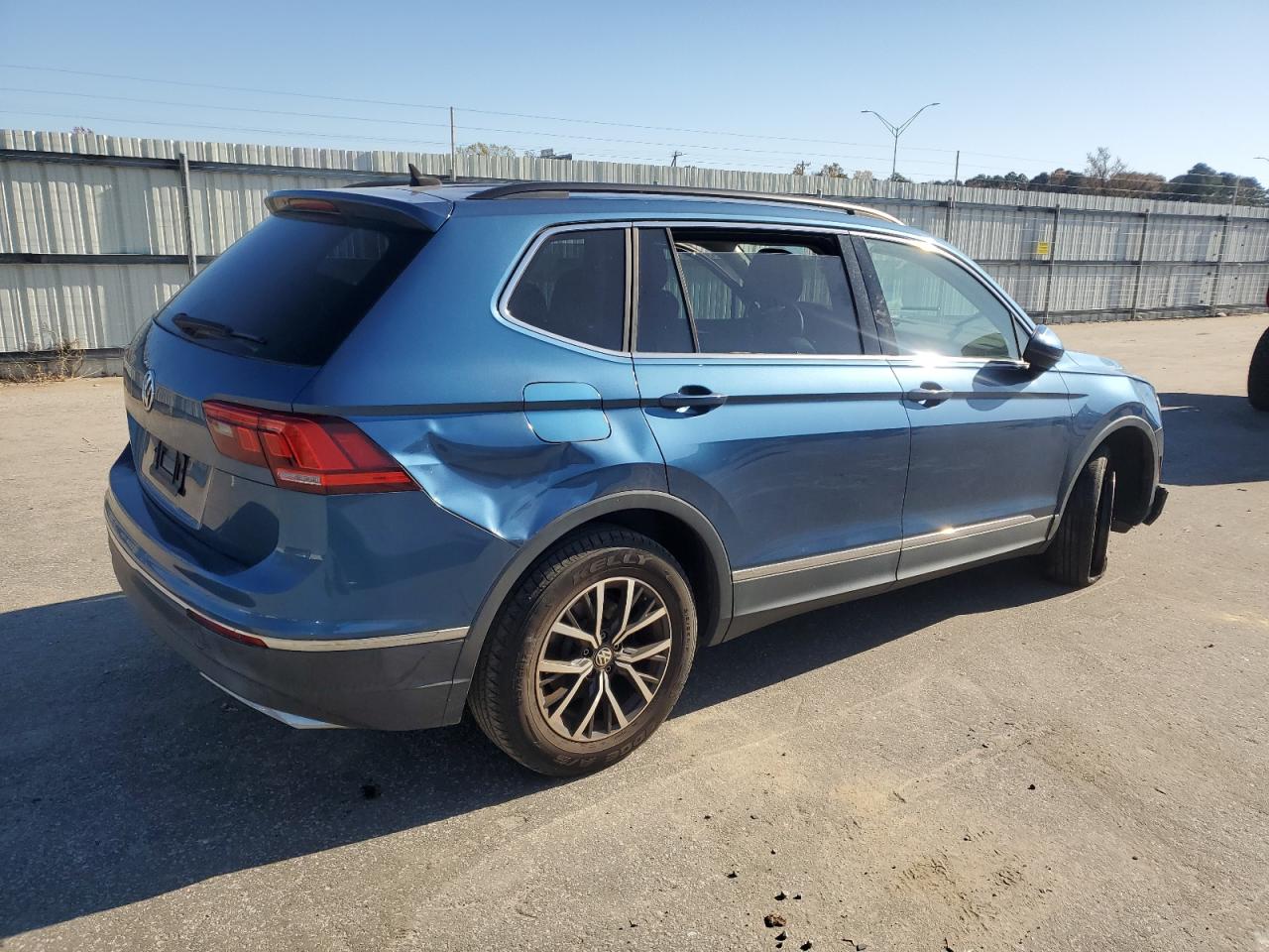 VOLKSWAGEN TIGUAN SE