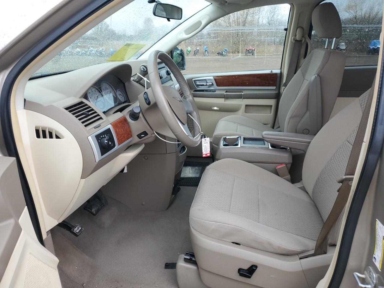 Lot #3297934823 2009 CHRYSLER TOWN & COU