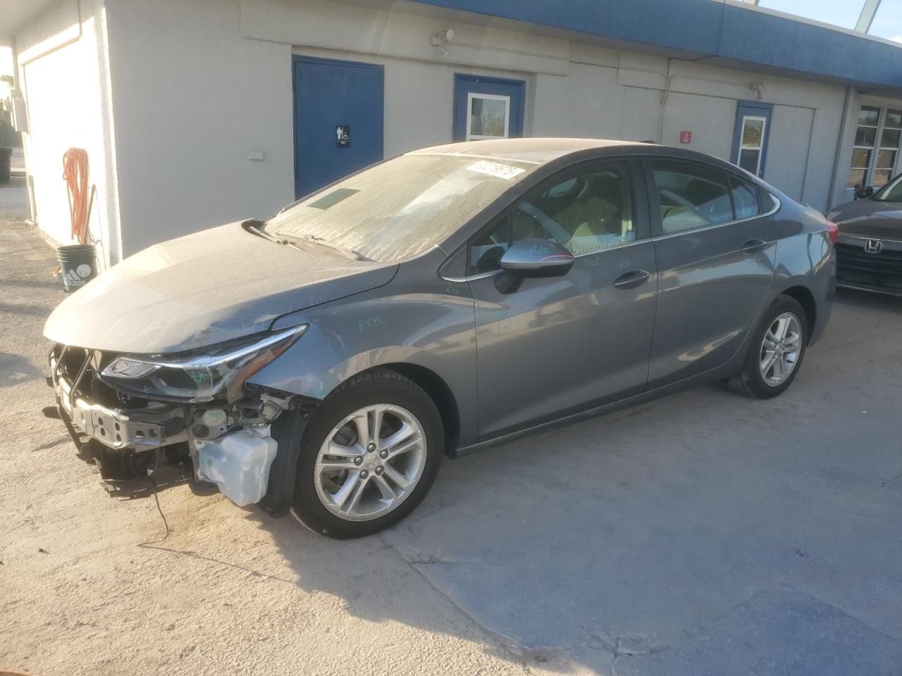 Lot #3301782368 2018 CHEVROLET CRUZE LT