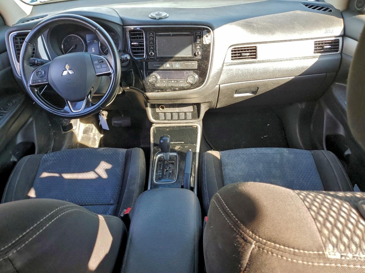 MITSUBISHI OUTLANDER ES