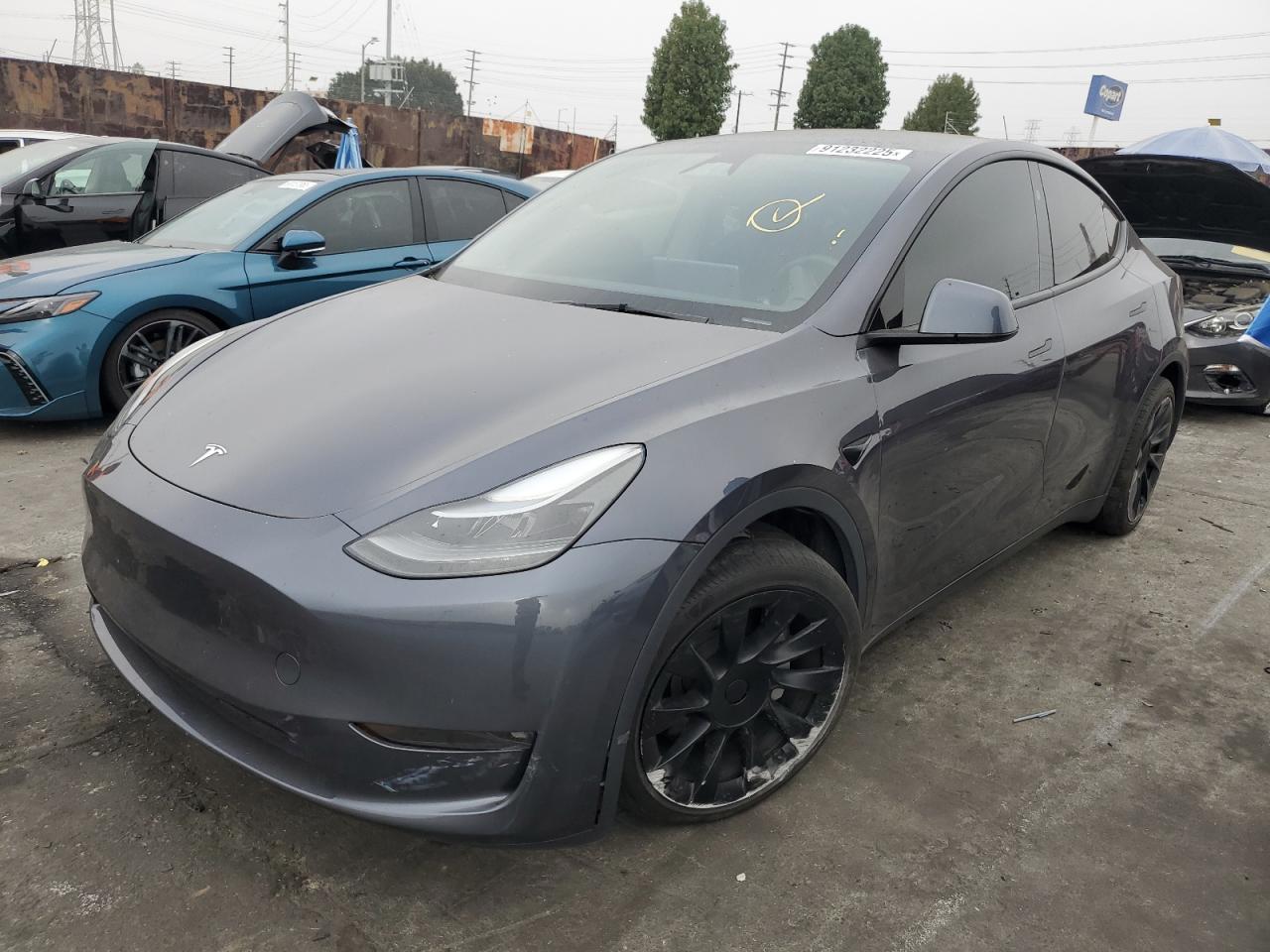 TESLA MODEL Y