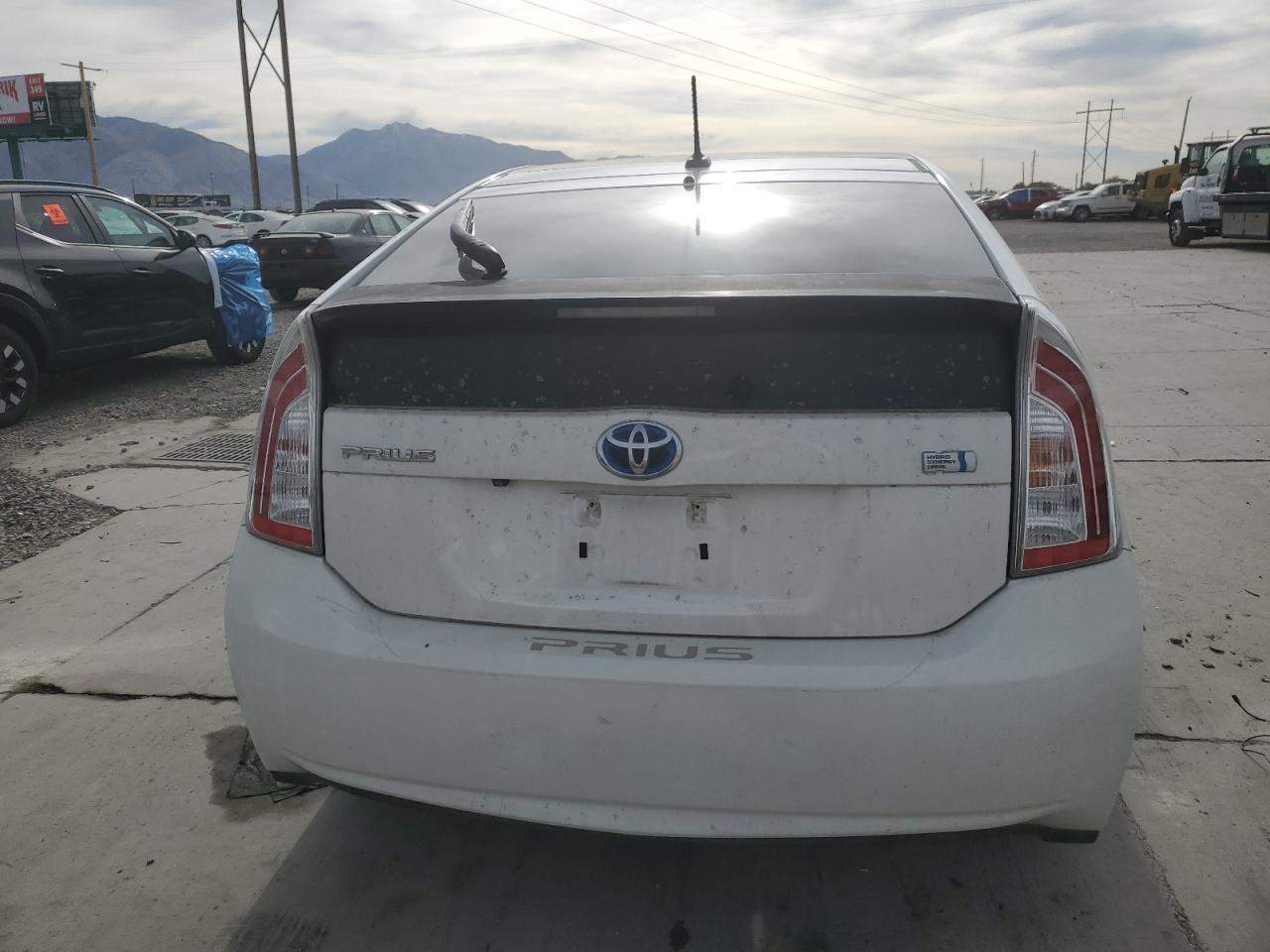 TOYOTA PRIUS