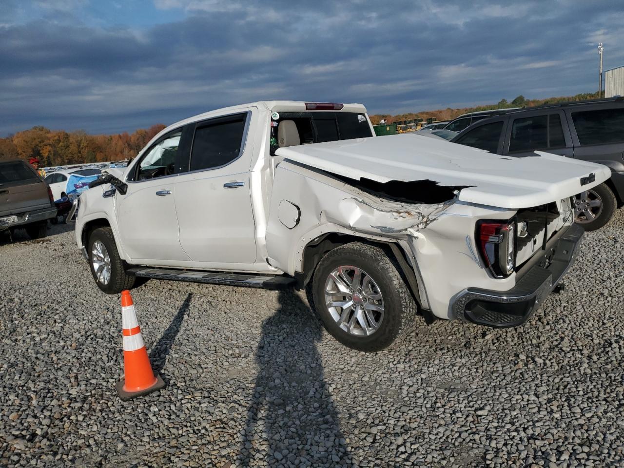 GMC SIERRA K1500 SLT