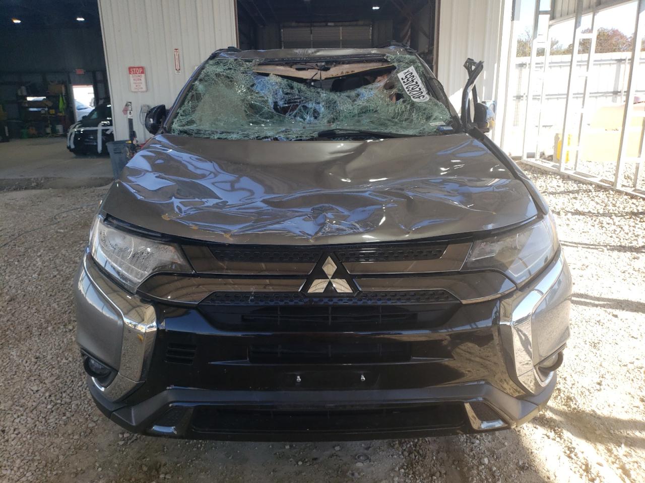 MITSUBISHI OUTLANDER SE