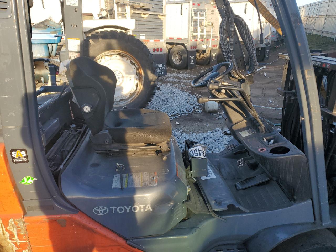 Lot #3281469004 2018 TOYT FORKLIFT