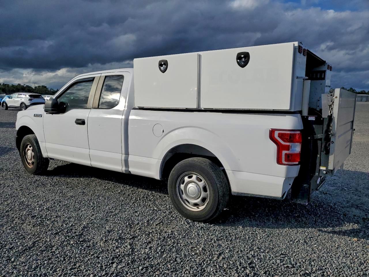 FORD F-150 SUPER CAB