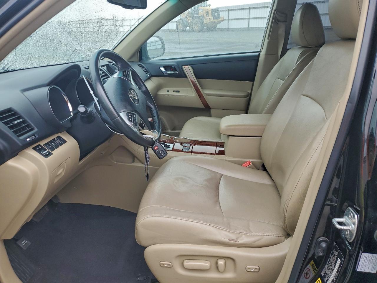 TOYOTA HIGHLANDER LIMITED