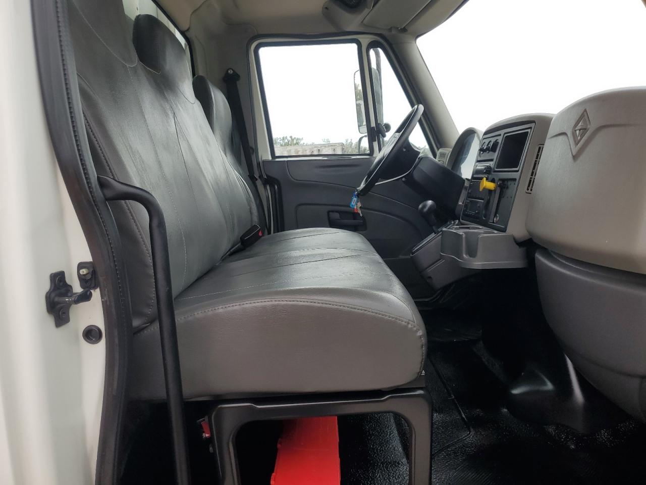 Lot #3283791413 2017 INTERNATIONAL 4000 4300