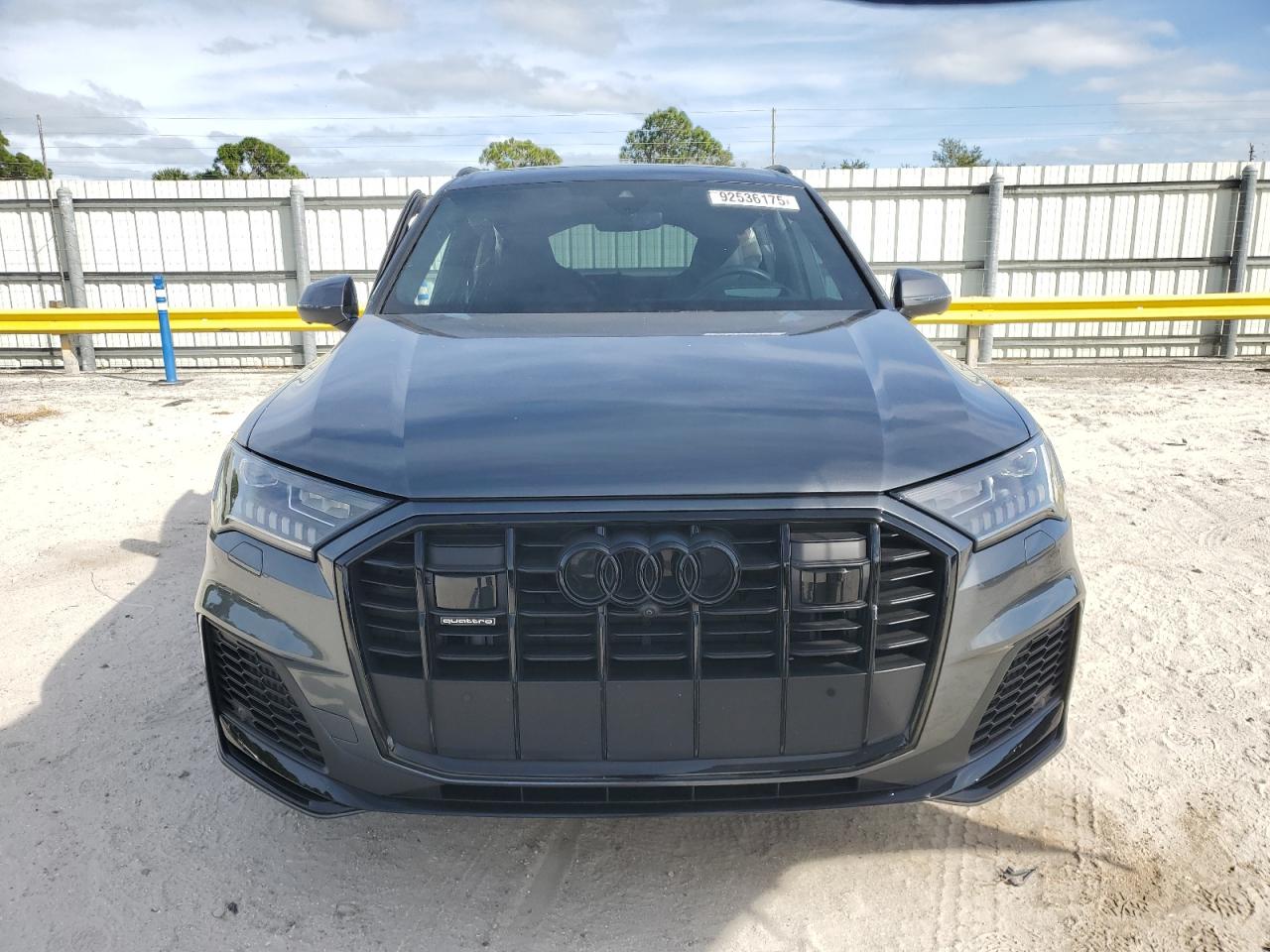 AUDI Q7 PRESTIGE S-LINE