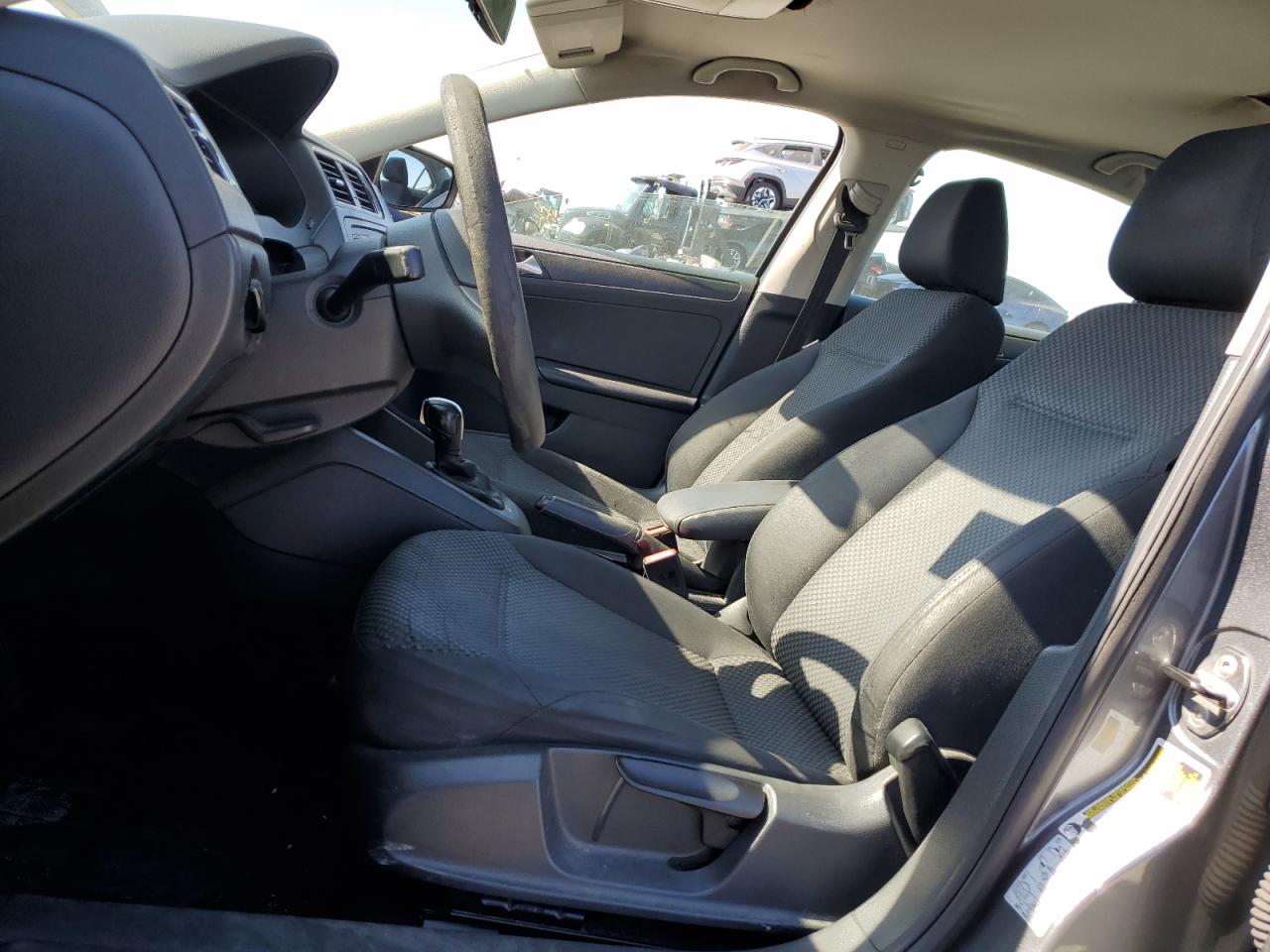 VOLKSWAGEN JETTA BASE