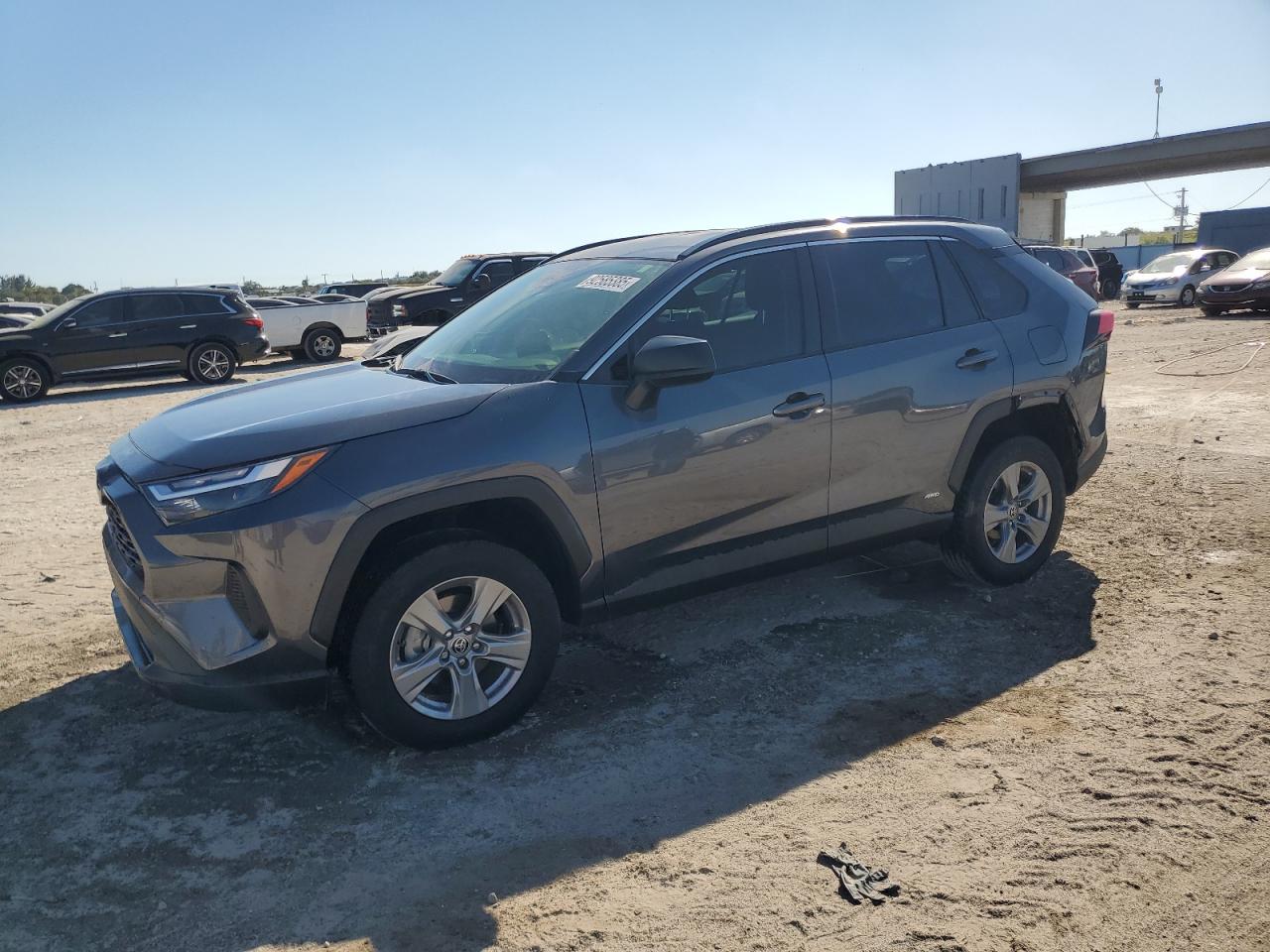 TOYOTA RAV4 LE