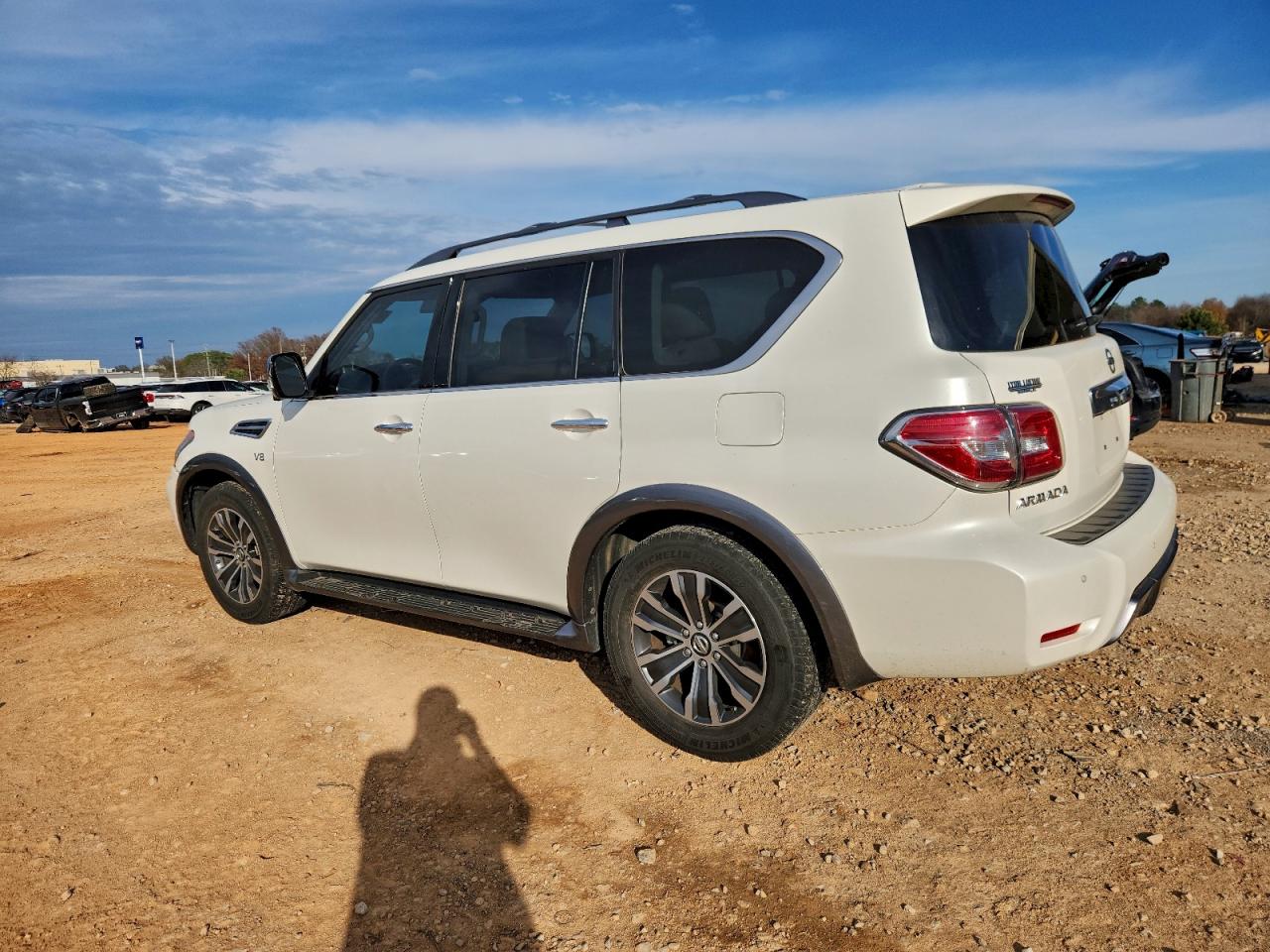 NISSAN ARMADA SV
