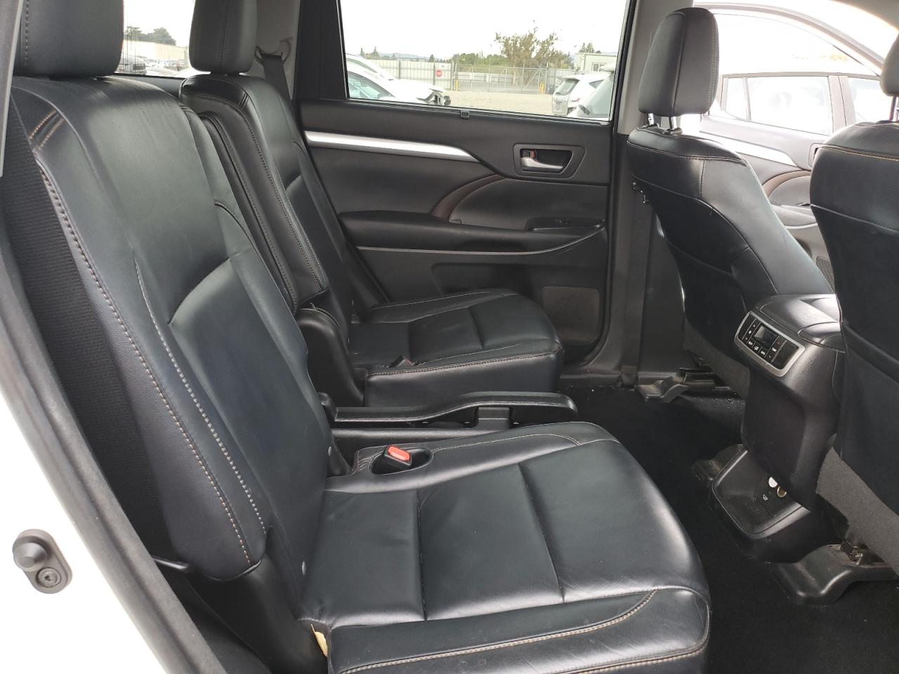 TOYOTA HIGHLANDER XLE