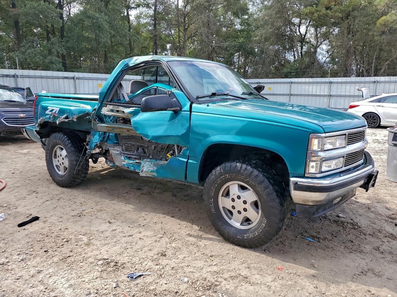 Lot #3301810351 1995 CHEVROLET GMT-400 K1