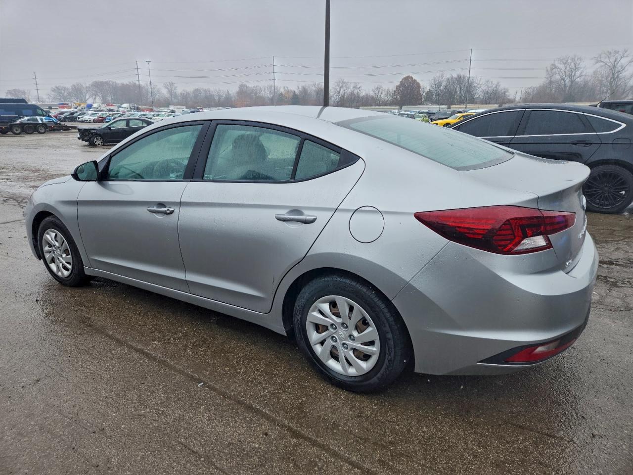 HYUNDAI ELANTRA SE
