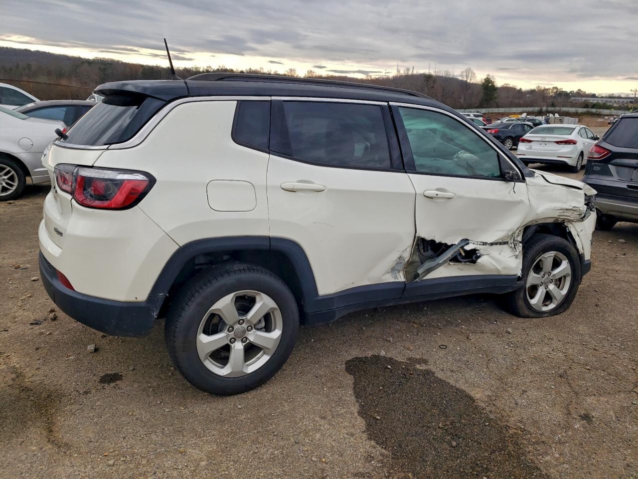 Lot #3301792329 2018 JEEP COMPASS LA