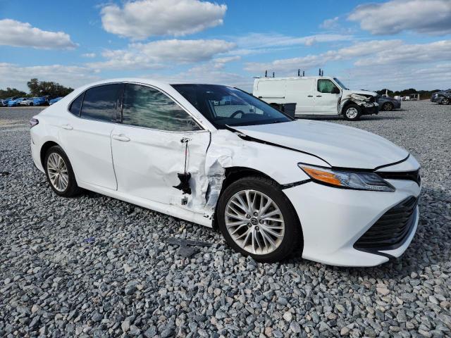 2020 TOYOTA CAMRY XLE #3302760360