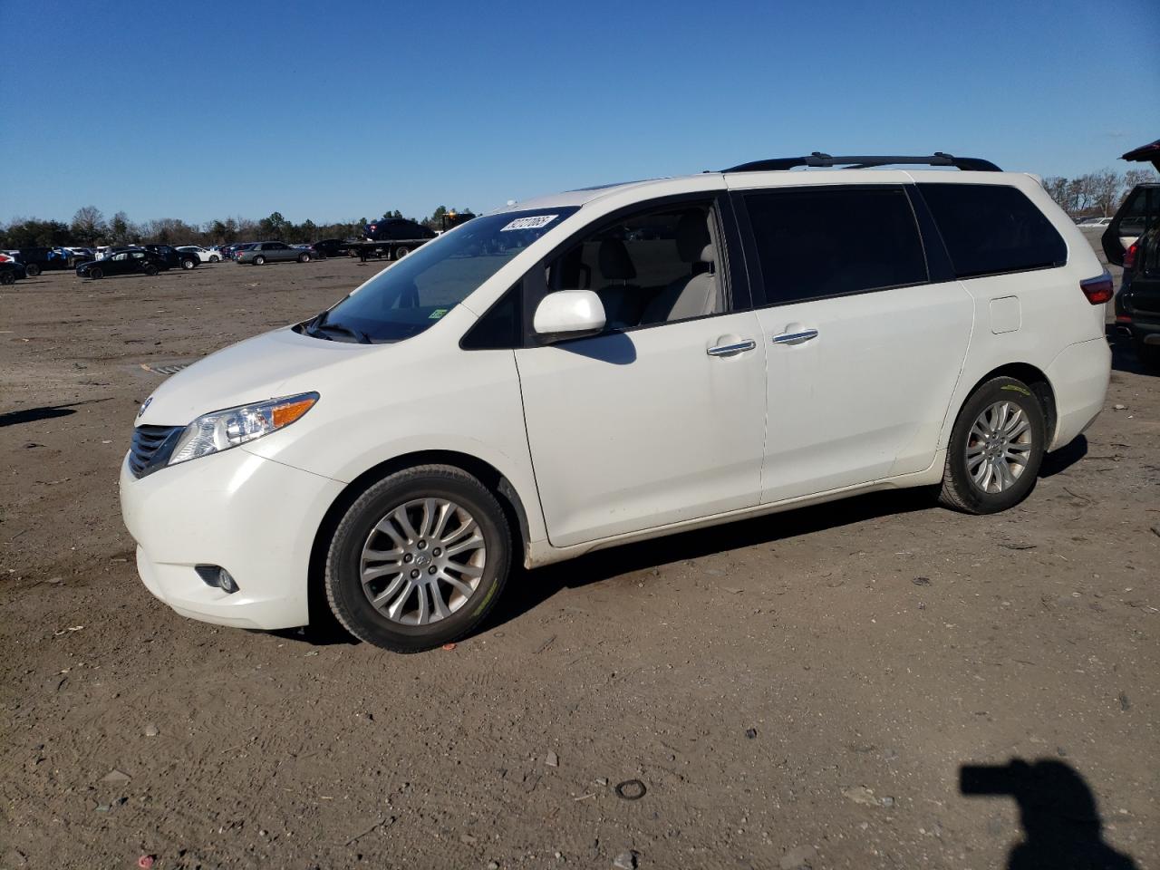 TOYOTA SIENNA XLE