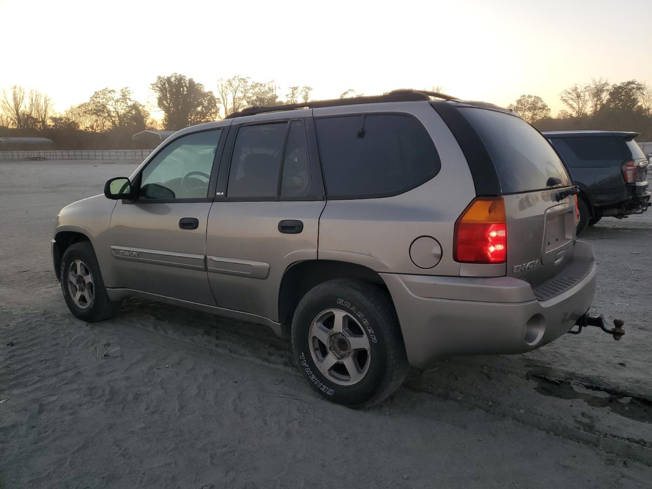 Lot #3302726005 2003 GMC ENVOY