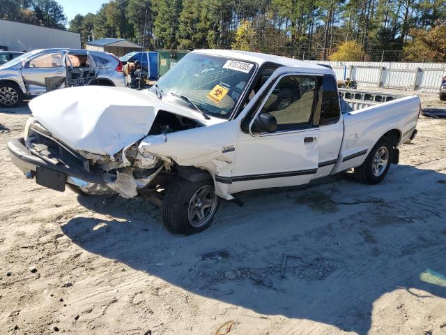 Global Auto Auctions: 1999 MAZDA B3000 CAB