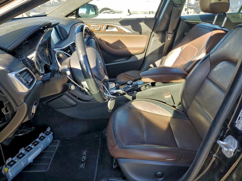 2017 INFINITI QX30 BASE #3297909776