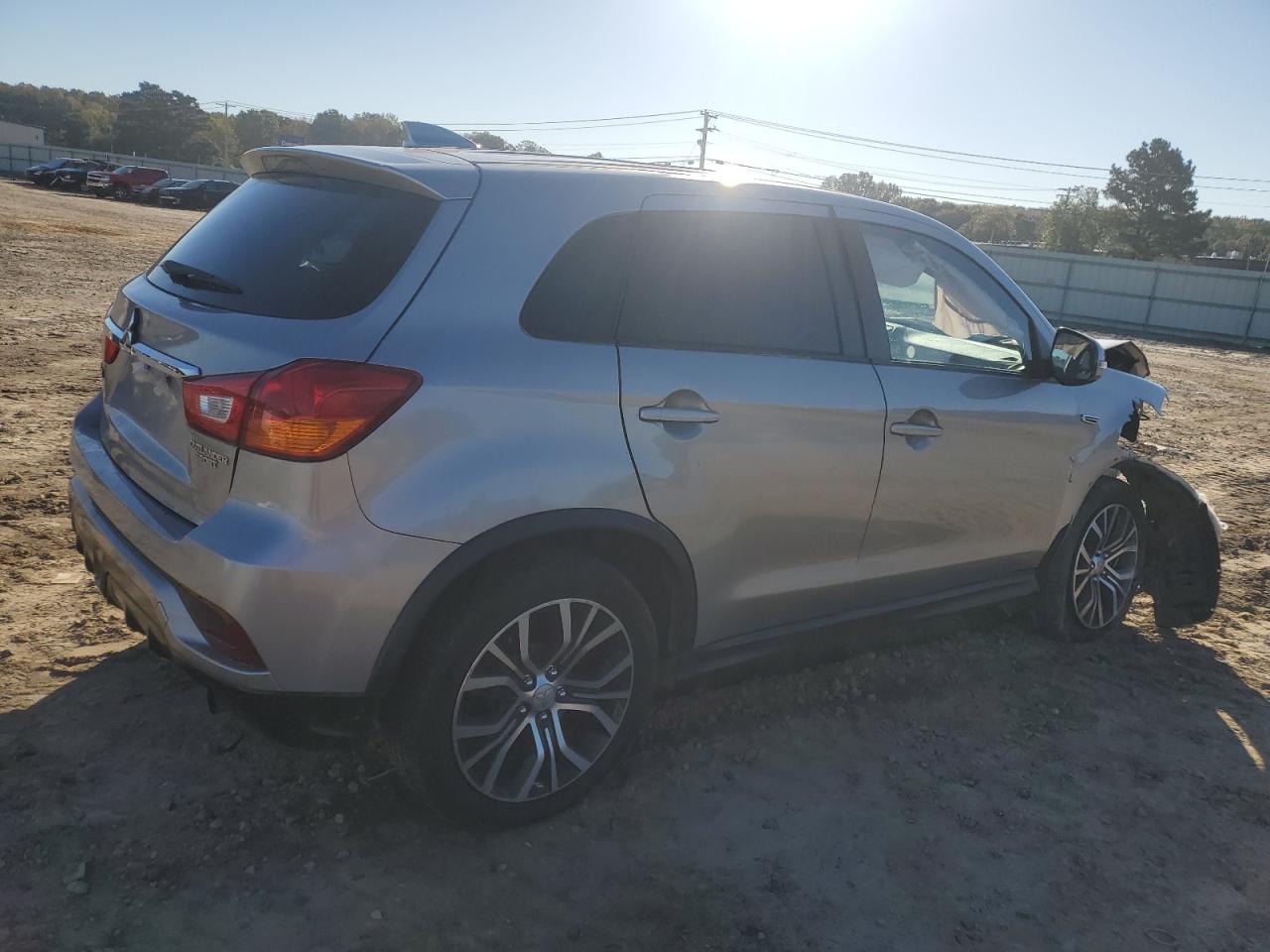 MITSUBISHI OUTLANDER ES