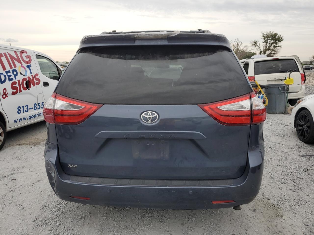 TOYOTA SIENNA XLE