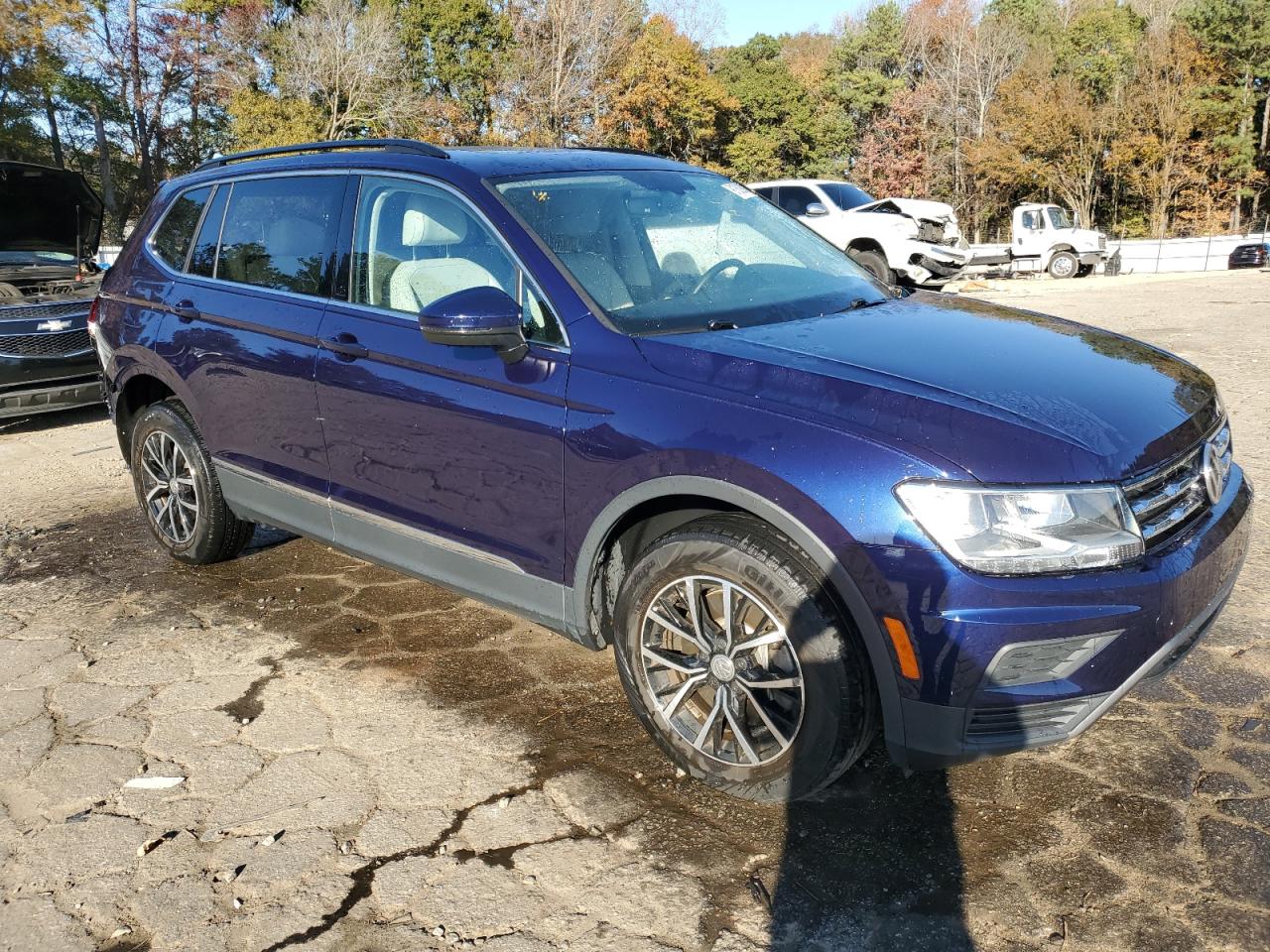 VOLKSWAGEN TIGUAN SE