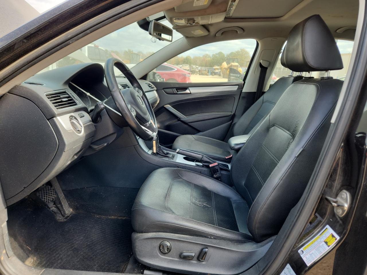 VOLKSWAGEN PASSAT SE