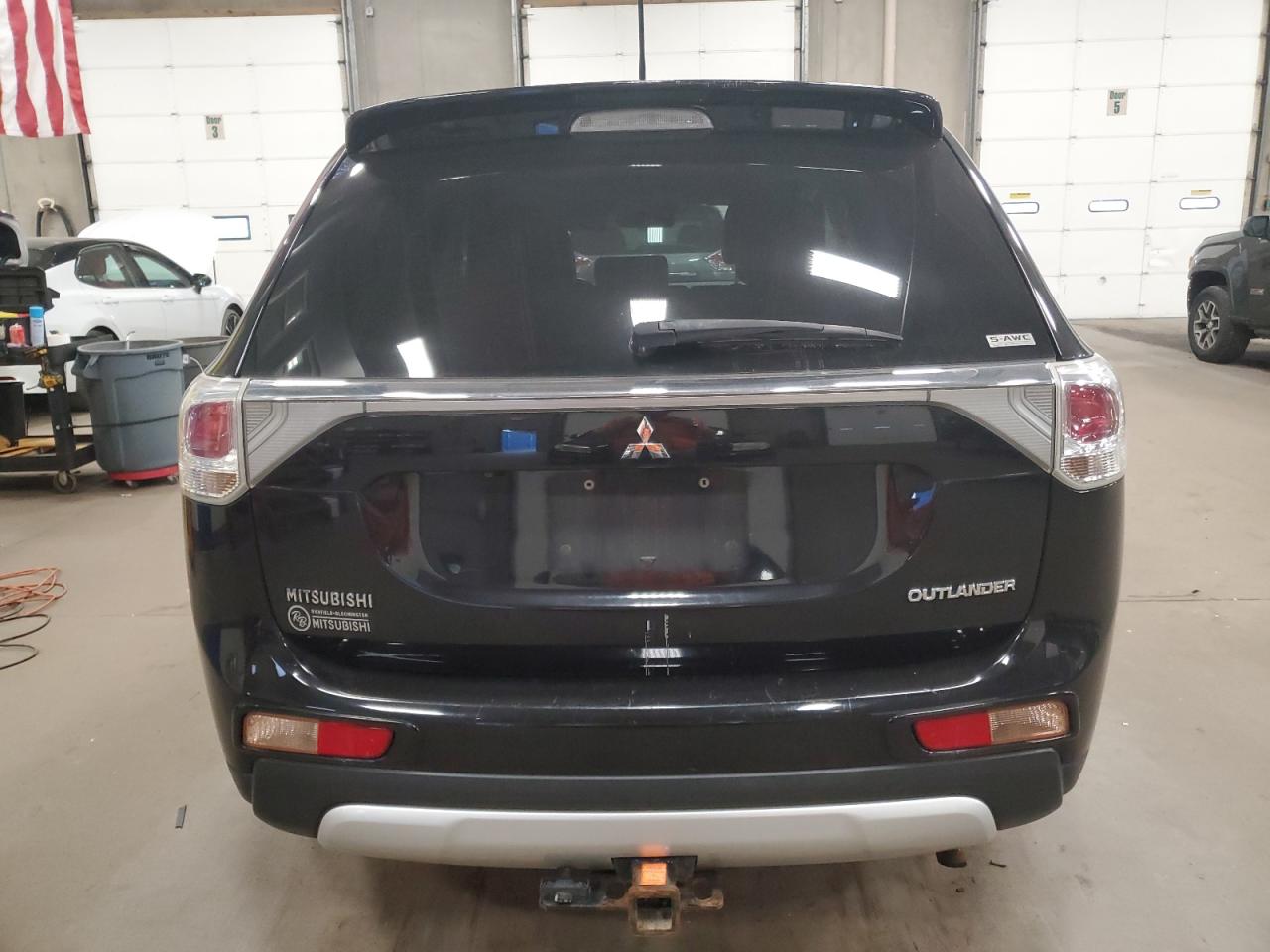 MITSUBISHI OUTLANDER SE