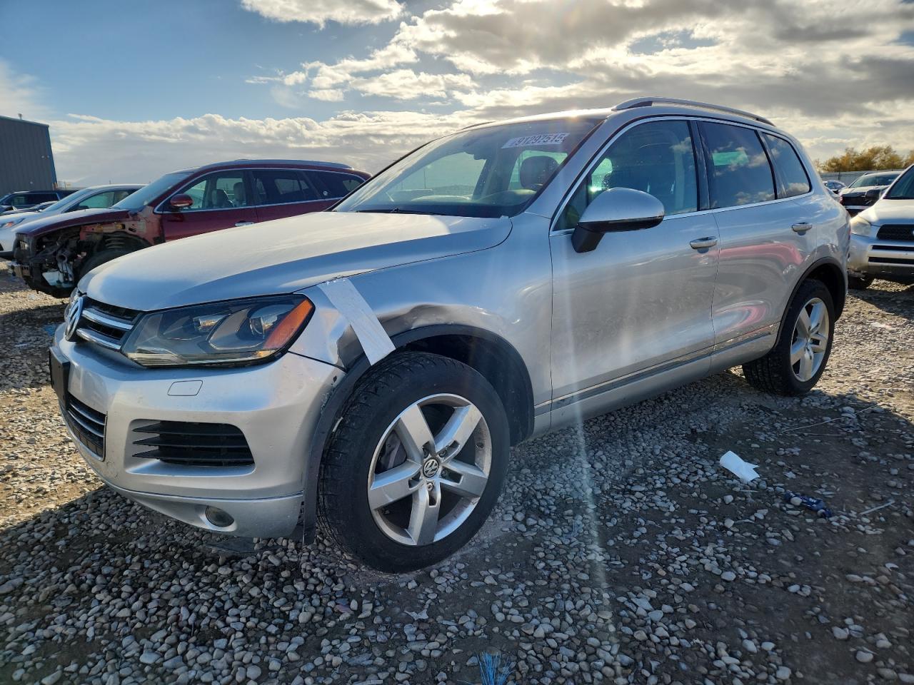 Lot #3284389742 2013 VOLKSWAGEN TOUAREG V6