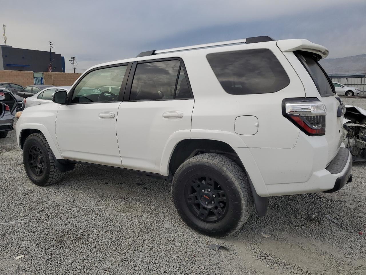 TOYOTA 4RUNNER SR5