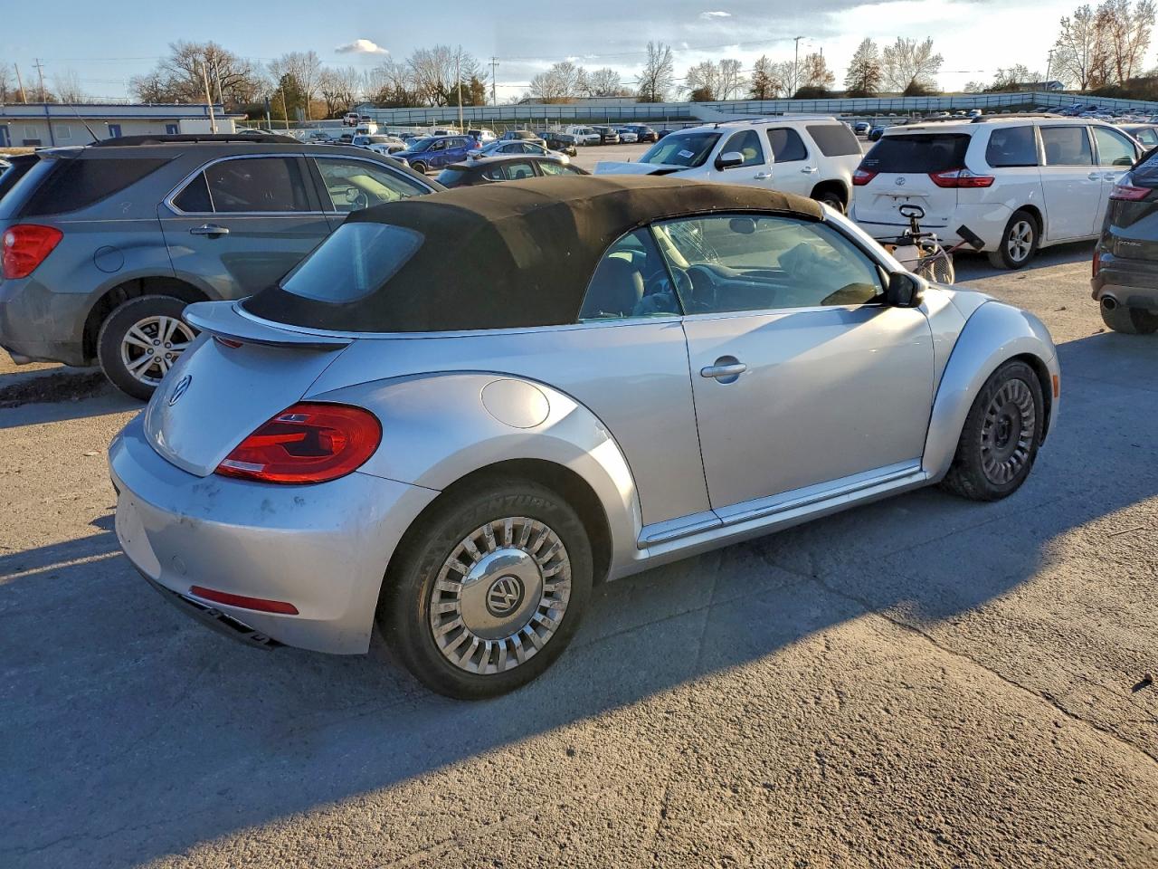 VOLKSWAGEN BEETLE