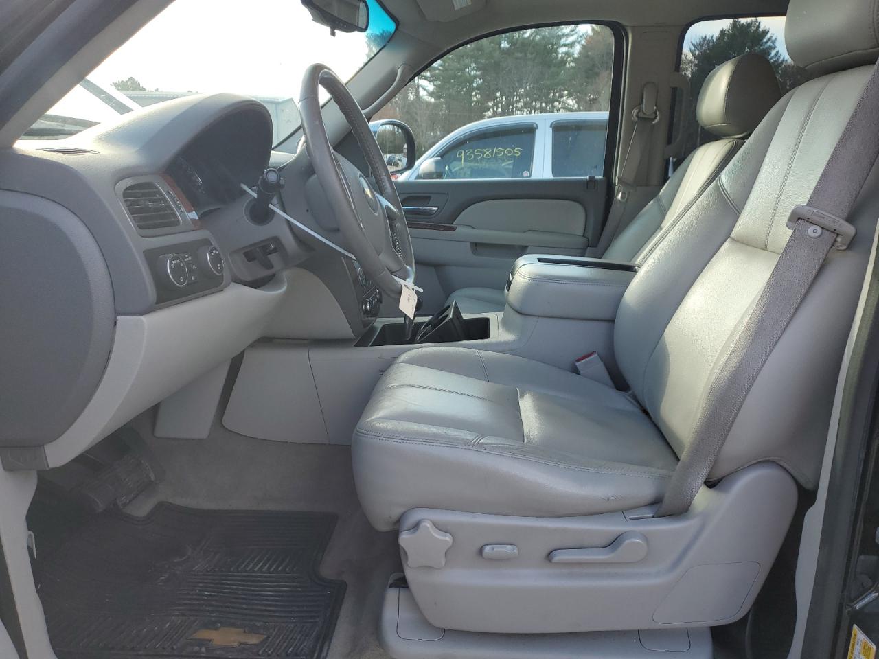 CHEVROLET SUBURBAN K1500 LT