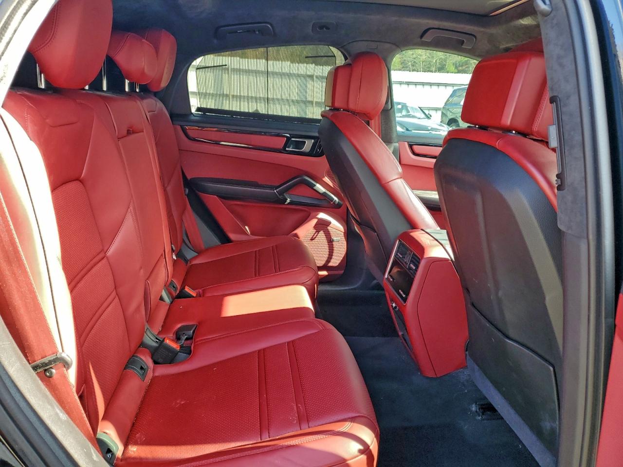 PORSCHE CAYENNE E HYBRID COUPE