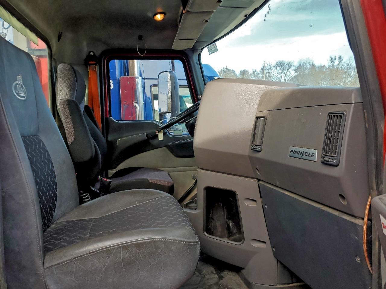 Lot #3296892818 2017 MACK 600 CXU600