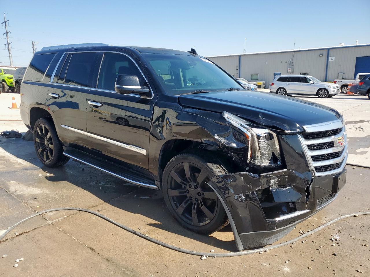 CADILLAC ESCALADE LUXURY