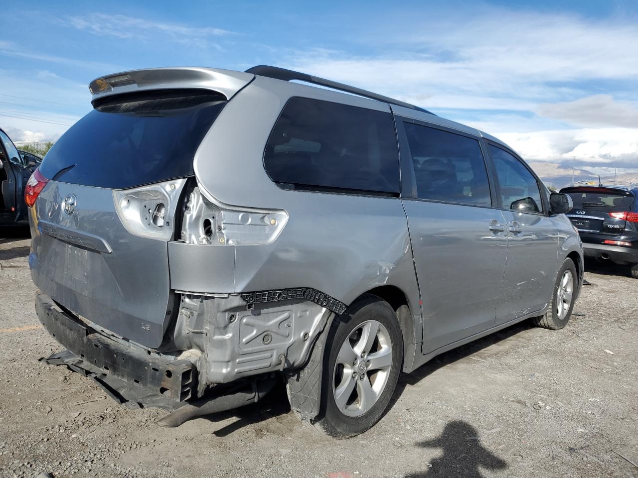Lot #3291355132 2016 TOYOTA SIENNA LE