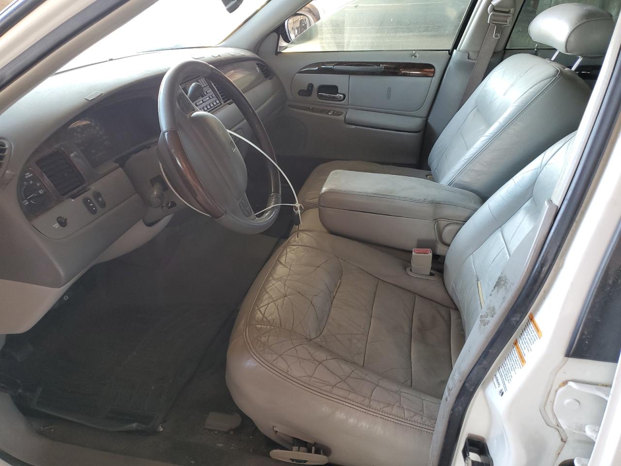 Lot #3310663743 2001 LINCOLN TOWN CAR