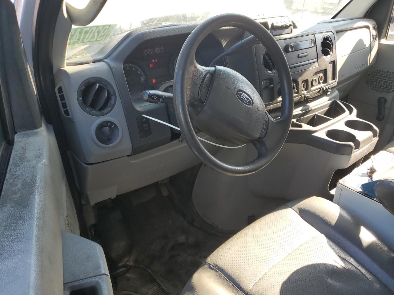 FORD ECONOLINE E450 SUPER DUTY CUTAWAY VAN