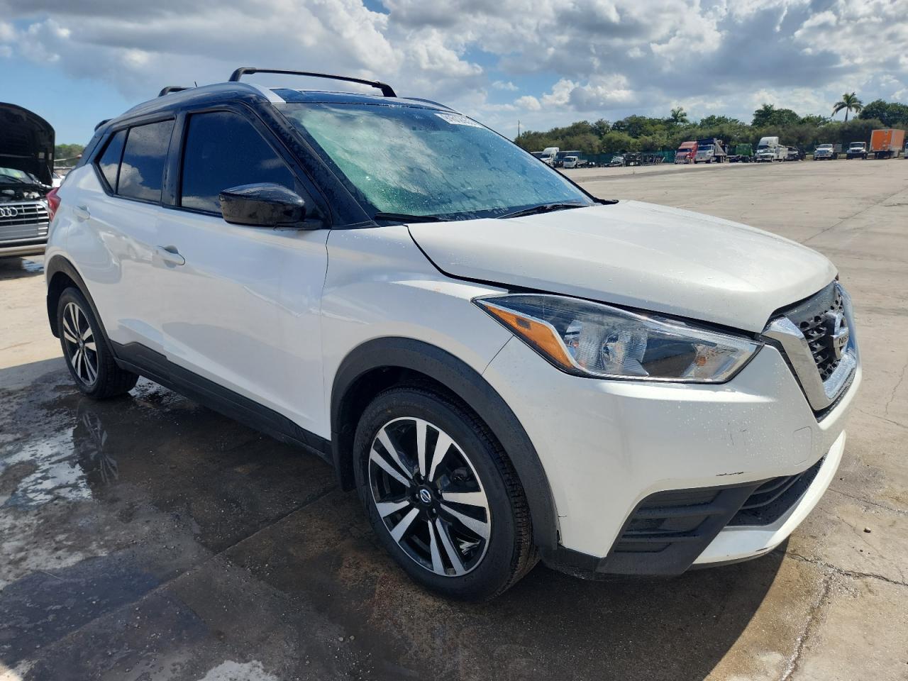 NISSAN KICKS SV