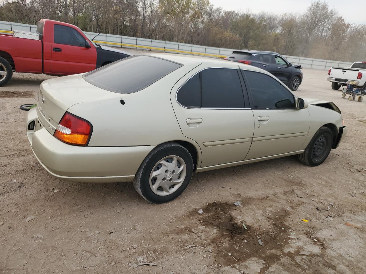 Lot #3298020137 1999 NISSAN ALTIMA XE