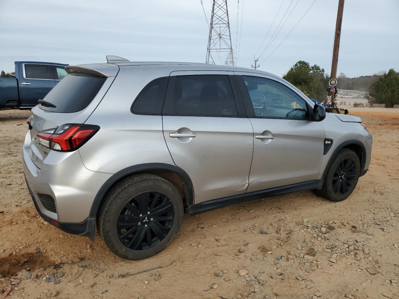 MITSUBISHI OUTLANDER ES