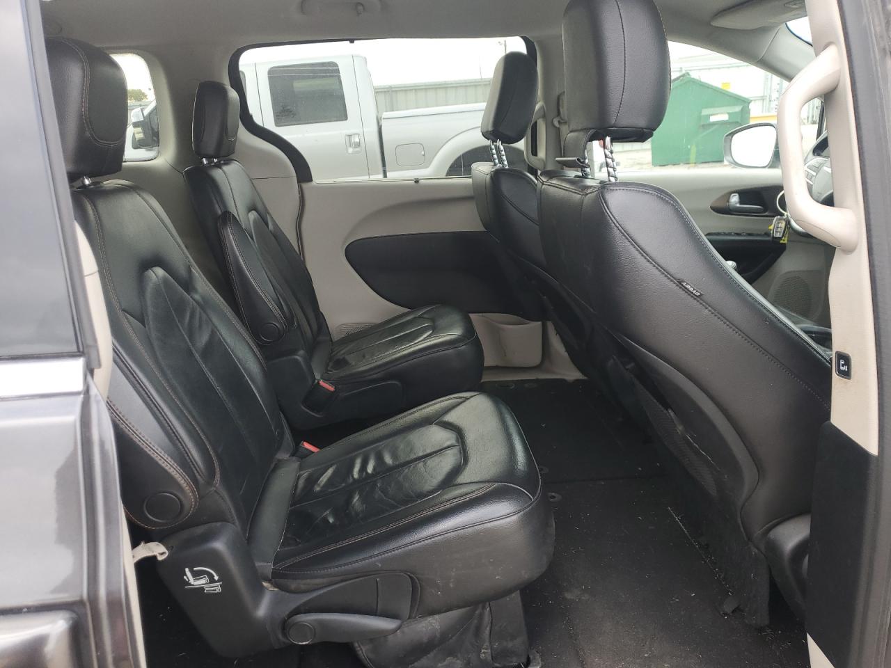 CHRYSLER PACIFICA TOURING L