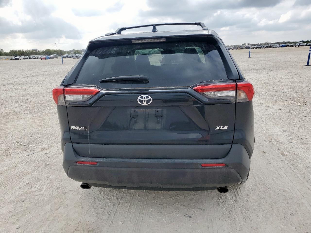 TOYOTA RAV4 XLE PREMIUM