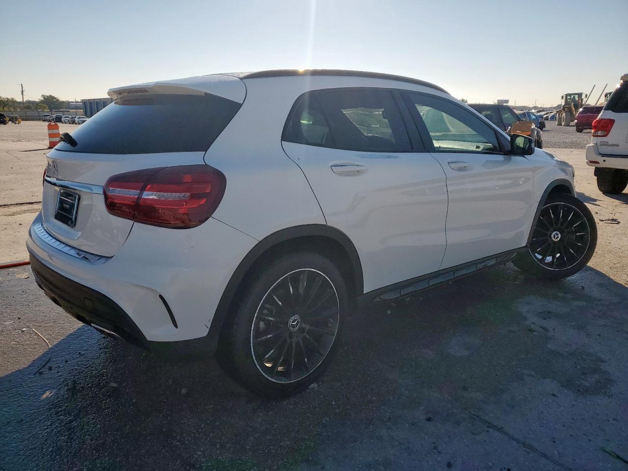 MERCEDES-BENZ GLA-CLASS 250