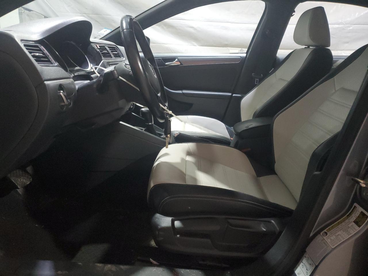 VOLKSWAGEN JETTA SPORT