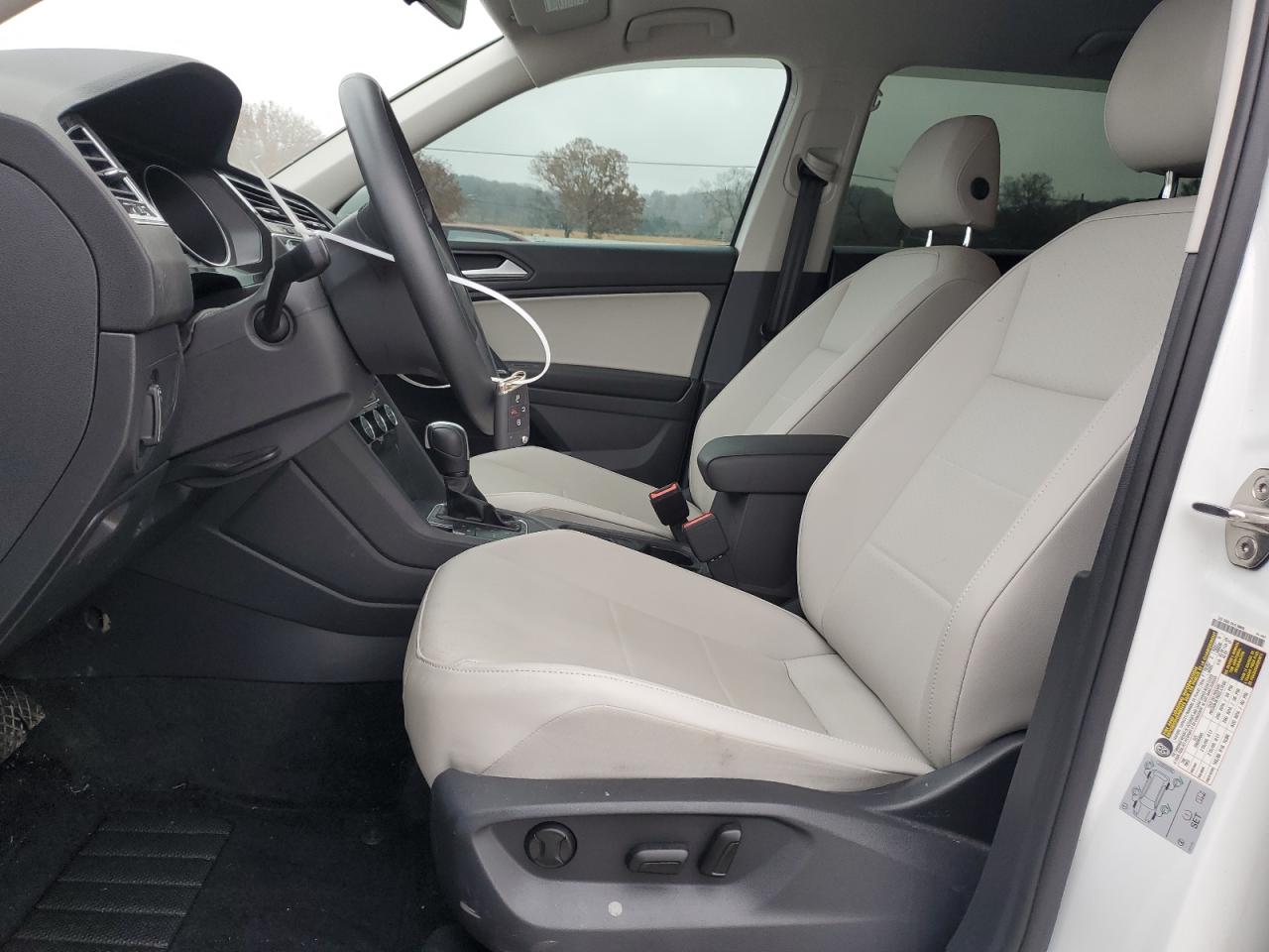 VOLKSWAGEN TIGUAN SE