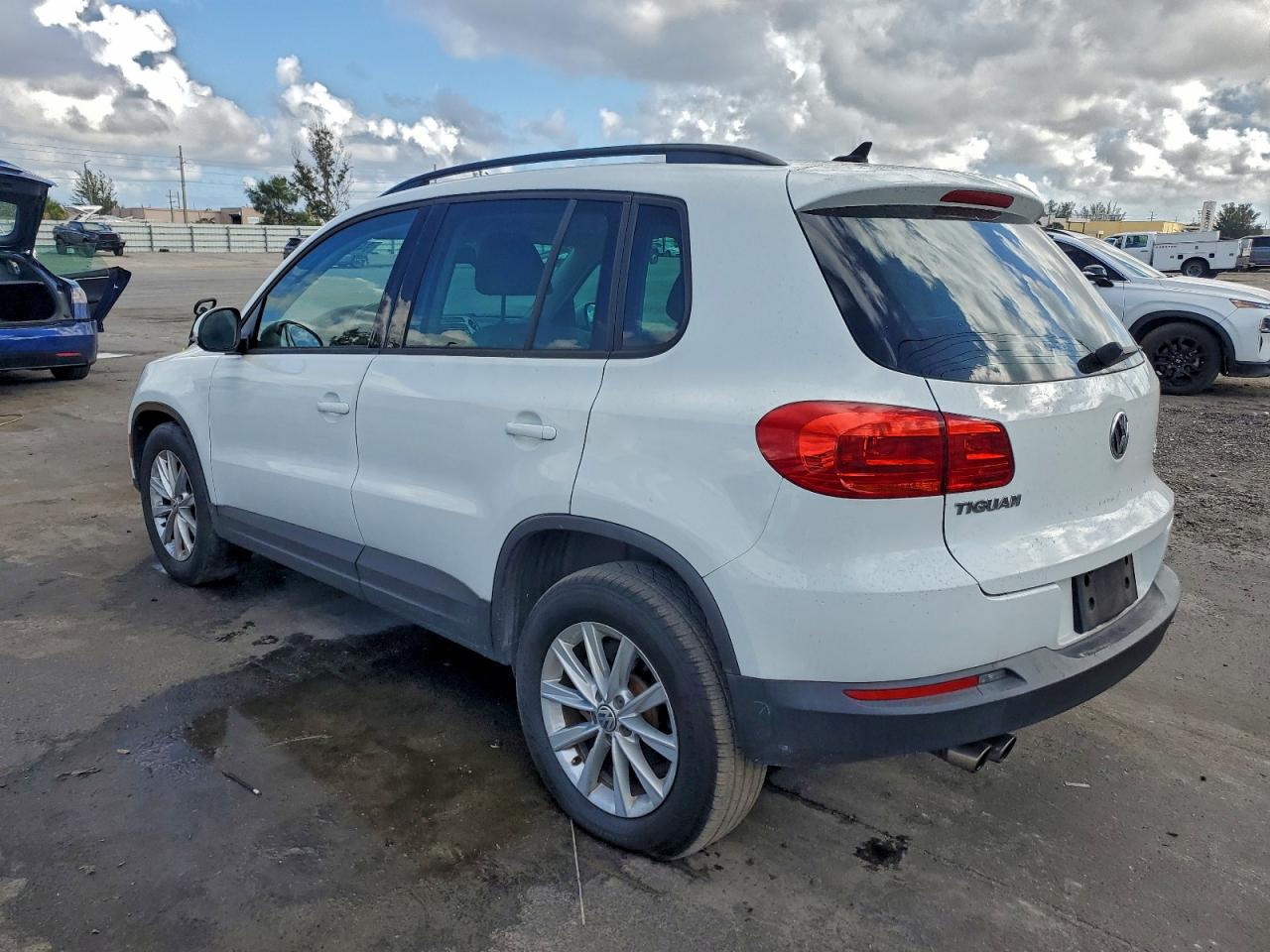 VOLKSWAGEN TIGUAN S